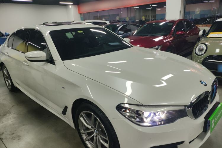Used BMW 5 Series 2019 Restyled 525Li M Sport Package Front Right 45 Deg