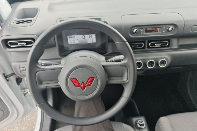Used Wuling Zhiguang New Energy 2025 Standard Model Steering Wheel