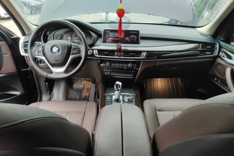 Used BMW X5 2017 xDrive28i Center Console