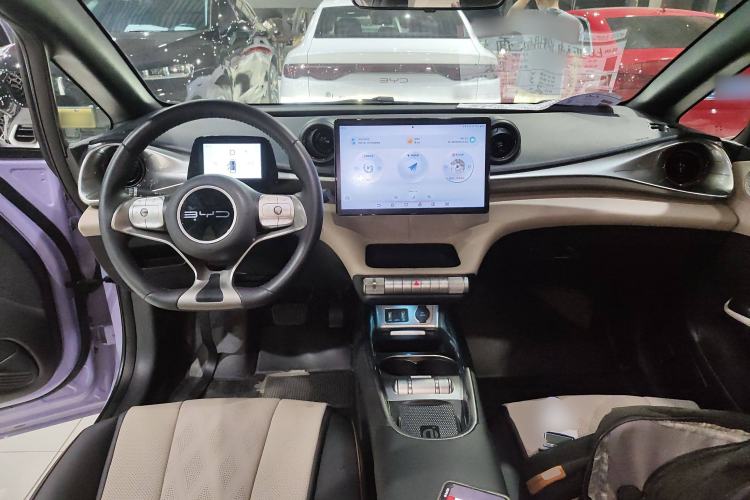 Used BYD Dolphin 2023 420 km Free Version
