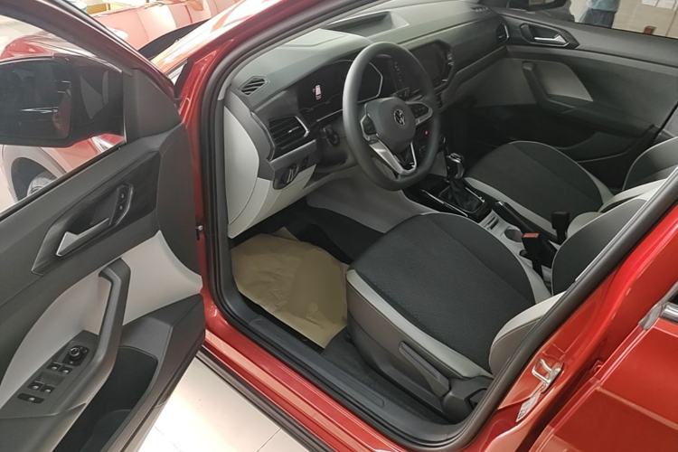 Used Volkswagen Tacqua 2020 1.5L Automatic Yue
