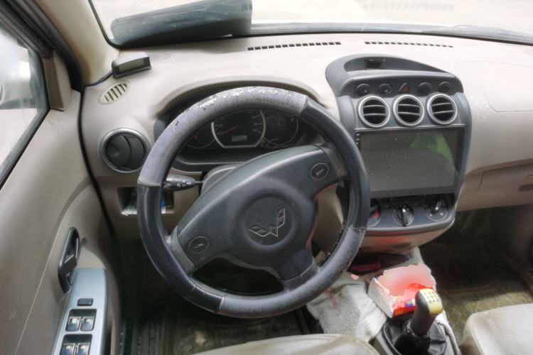 Used Wuling Hongguang 2013 1.5L Standard Version Steering Wheel