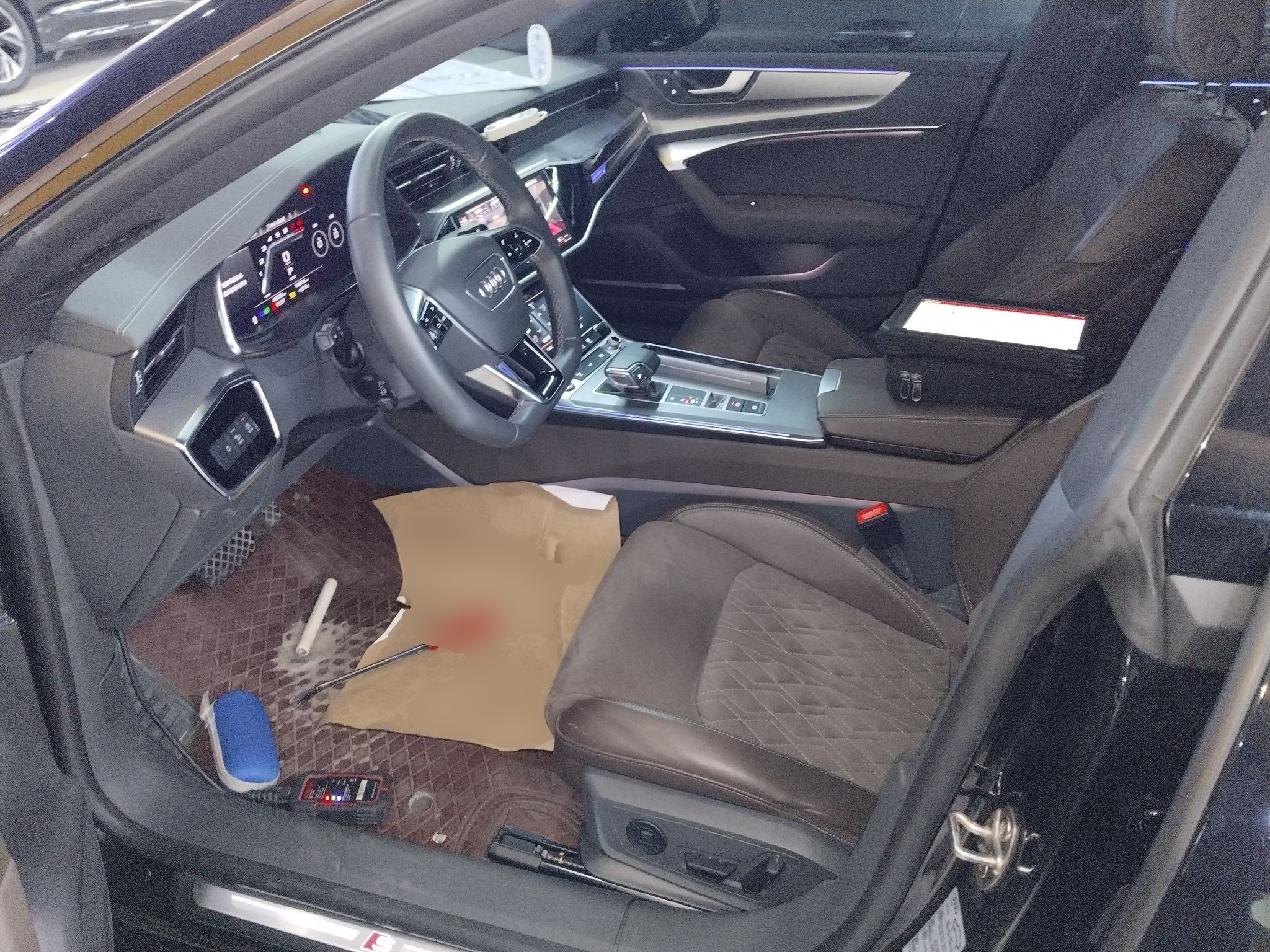 Переднее сиденье в автомобиле