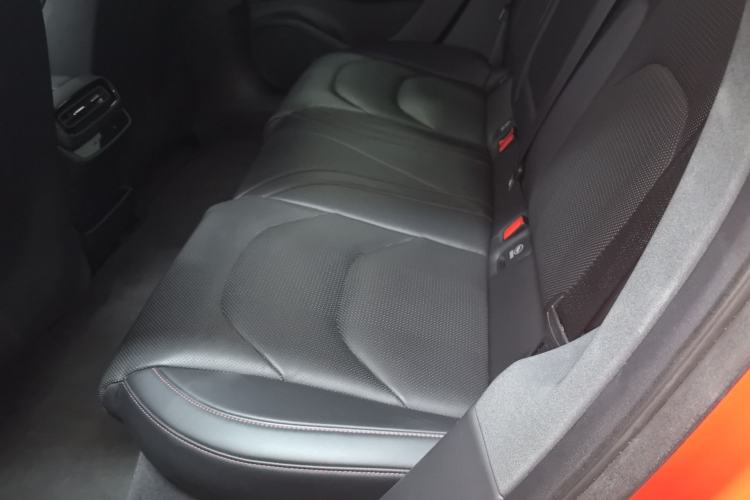 Used Xiaomi Auto SU7 2024 Four-Wheel Drive Ultra-Long Range Advanced Intelligent Driving Max Edition Left Rear Seat