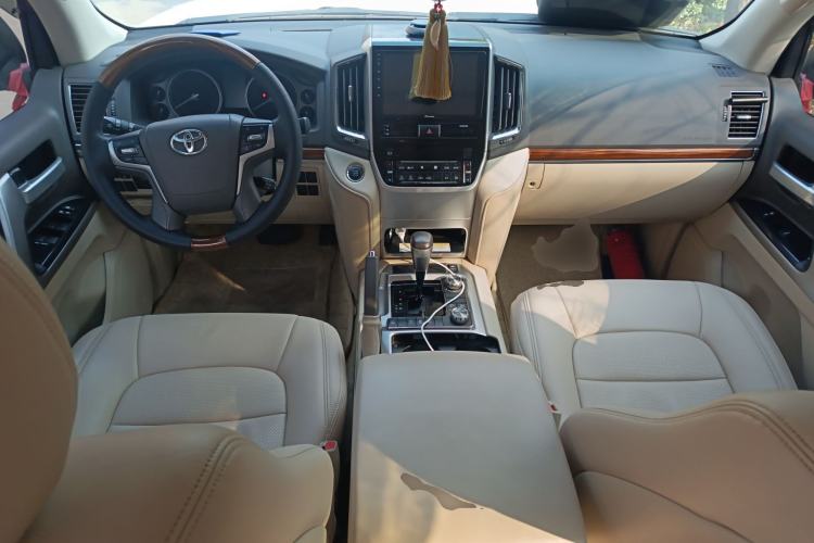 Used Toyota Land Cruiser 