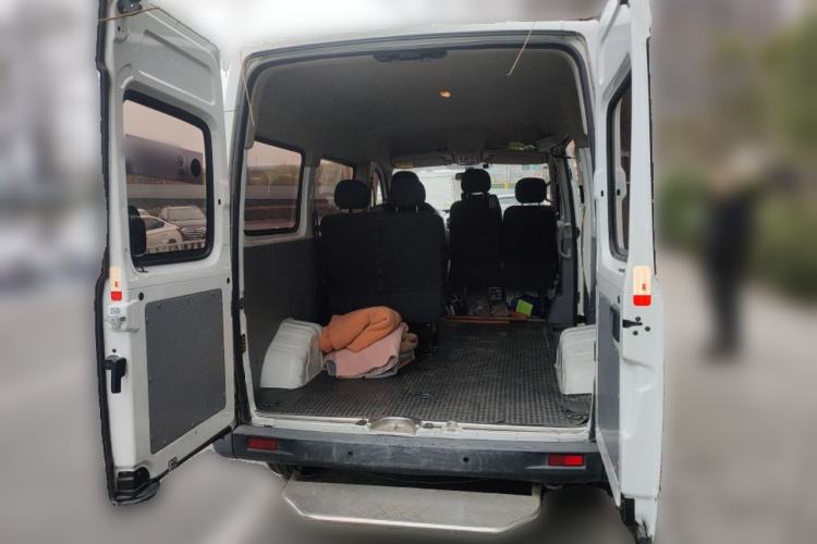 Used SAIC MAXUS Xintu V80 2019 2.5T Classic Edition 6-Speed Manual – Aoyuntong Short Wheelbase Mid-Height Design 5/6 Seats