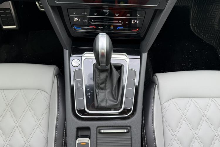 Used Volkswagen Magotan 2023 2 Million Units Limited Edition 330TSI DSG Leading Version Gear Lever