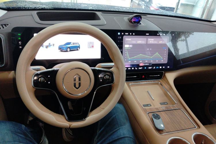 Used Hima AITO M8 2025 Extended-Range Max+ Version 53.4 kWh 6-Seater Edition
