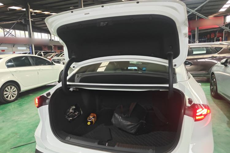 Used Geely Galaxy L6 2023 125km MAX