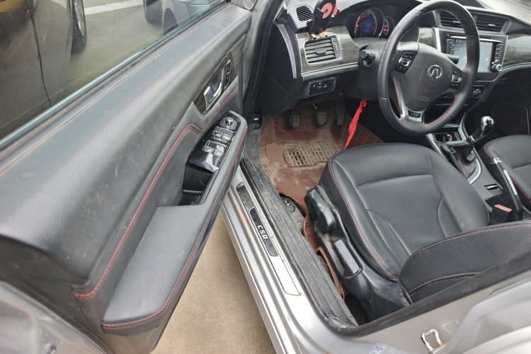 Used Great Wall C50 2014 Upgraded Model 1.5T Manual Fashion Edition Driver Seat