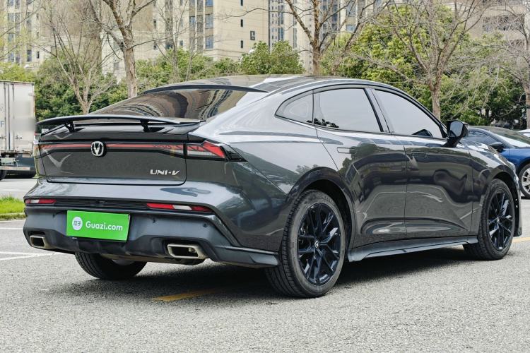 Used CHANGAN UNI-V 2025 1.5T 500Bar Prestige Version
