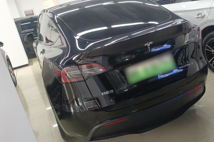 Used Tesla Model Y 2023 Rear-Wheel-Drive Version
