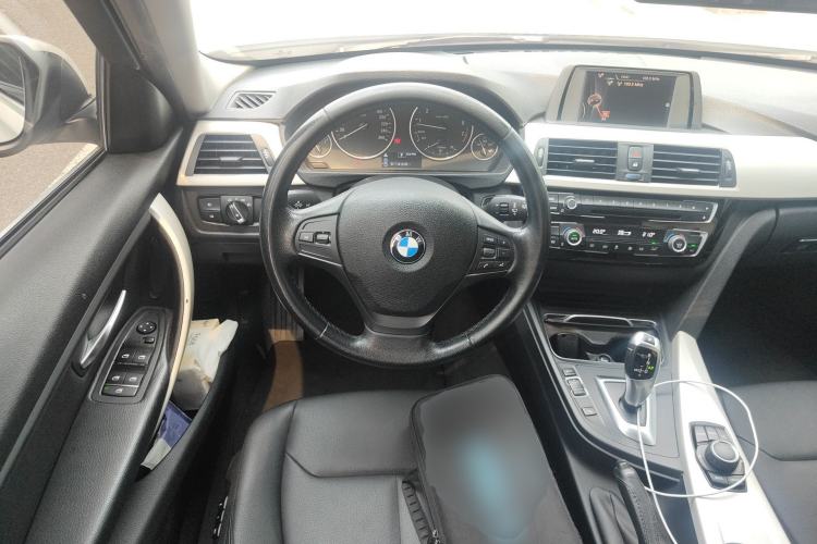 Used BMW 3 Series 2016 320Li Ambition Model
