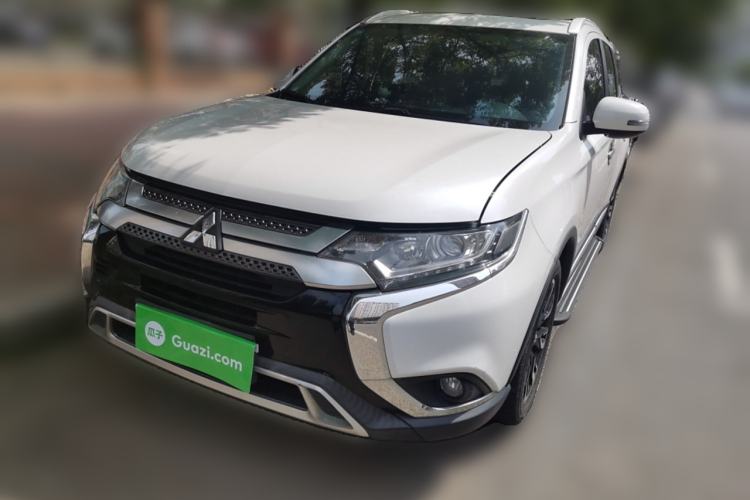 Used Mitsubishi Outlander 2019 2.0L Two-Wheel Drive Comfort Edition 7-Seater China VI Standard