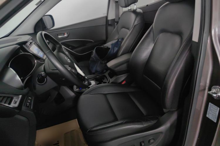 Used Hyundai Santa Fe 2015 2.0T Automatic Two-Wheel Drive Smart Version 5 Seats
