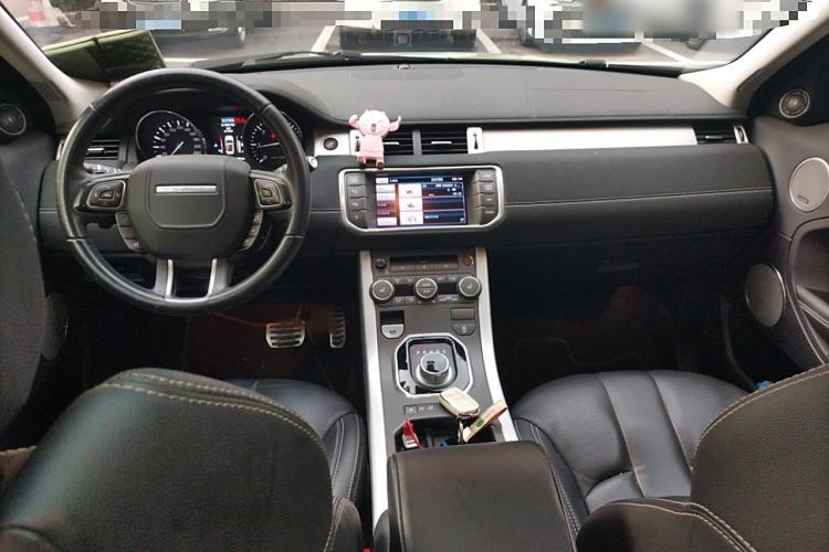 Used Land Rover Range Evoque 2013 2.2T 5-Door Diesel Edition Interior 2