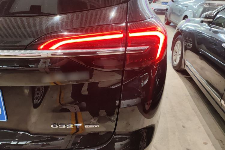 Used Buick Envision 2023 Encore Plus 652T Five-Seat All-Wheel-Drive Luxury Model Right Rear Taillight