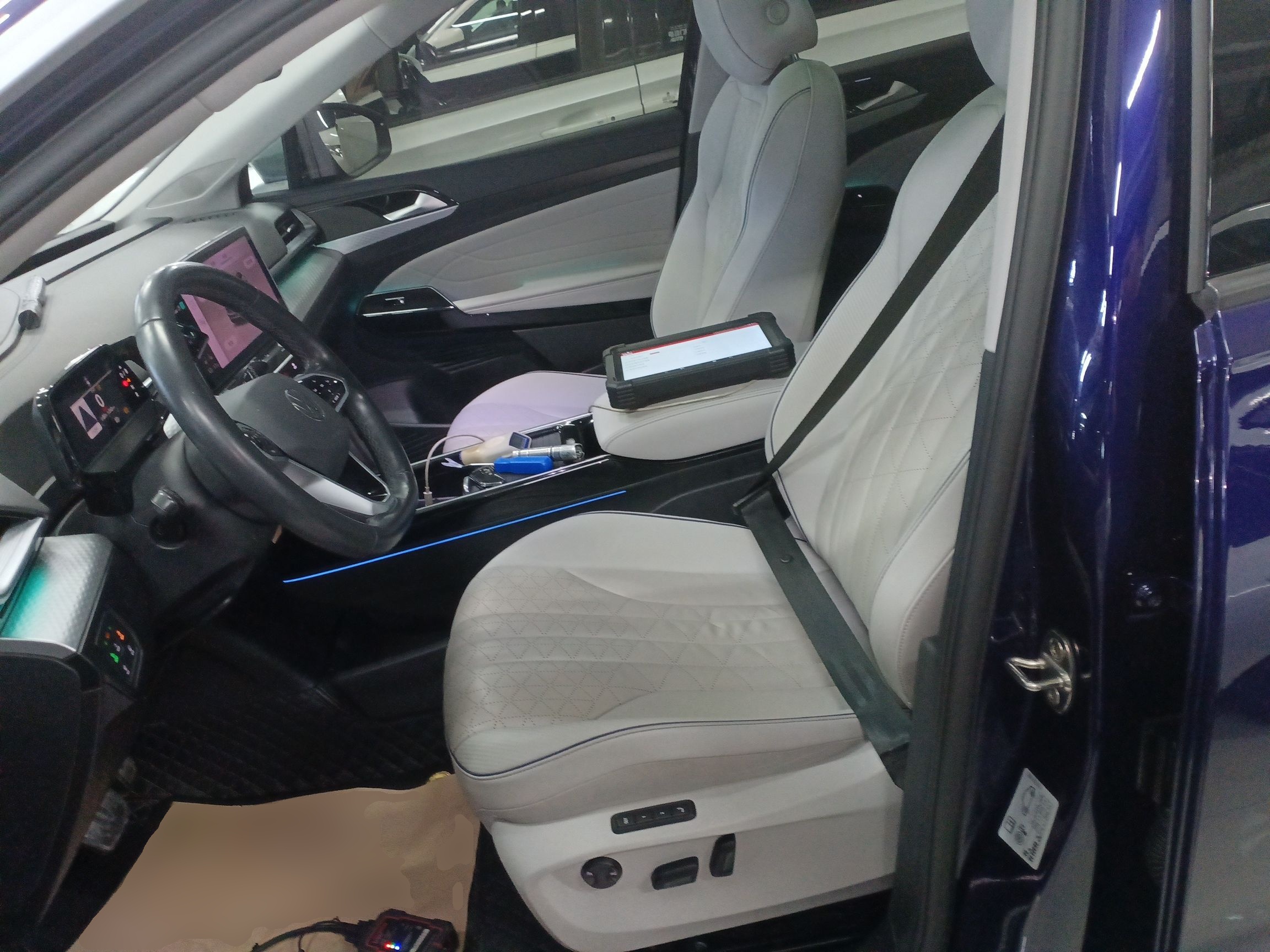 Переднее сиденье в автомобиле