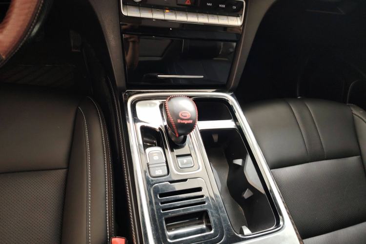 Used GAC Trumpchi GS8 2021 390T Two-Wheel-Drive Dark Knight Edition Gear Lever