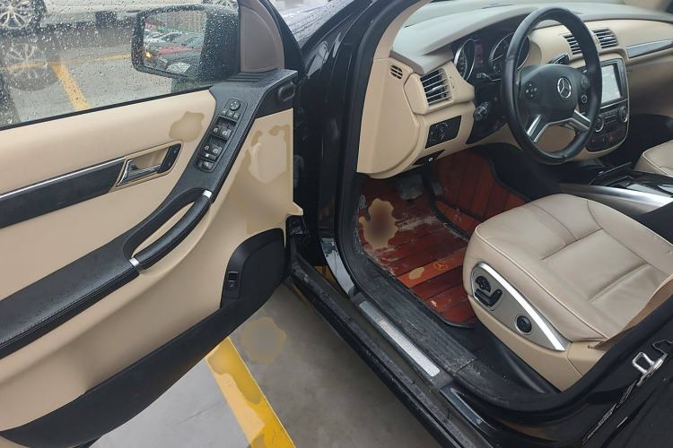 Used Mercedes-Benz R-Class 2015 R 400 4MATIC Luxury Model Driver Seat