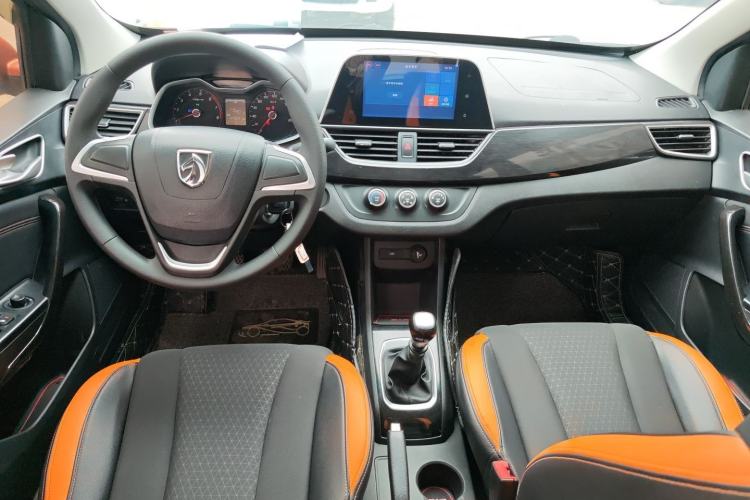 Used Baojun 310 2017 1.5L Manual Fashion Model