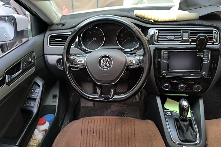 Used Volkswagen Sagitar 2018 1.6L Automatic Comfort Model Steering Wheel