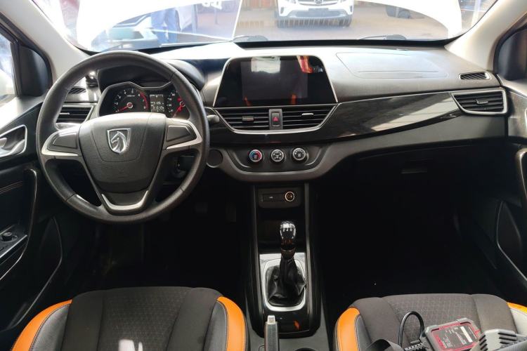 Used Baojun 310 2016 1.2L Manual Fashionable Edition
