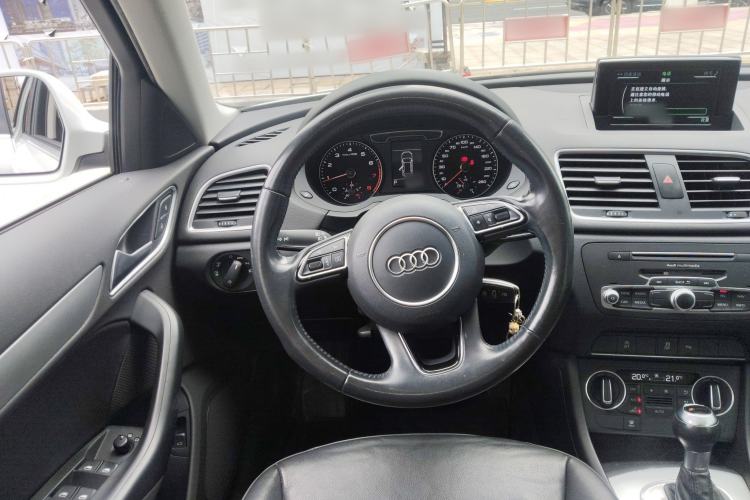 Used Audi Q3 2016 35 TFSI Fashion Model Steering Wheel