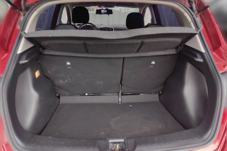 Used Nissan Tiida 2016 1.6L CVT Cool Dynamic Edition Trunk