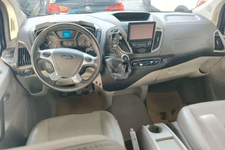 Used Ford Tourneo Custom 2016 2.0T Manual Elite Version
