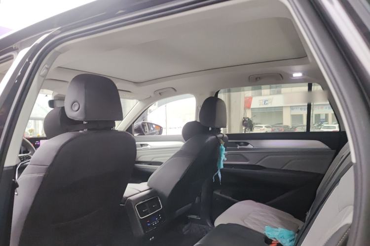 Used Volkswagen Tavendor 2024 380TSI All-Wheel Drive R-Line Cruise Edition