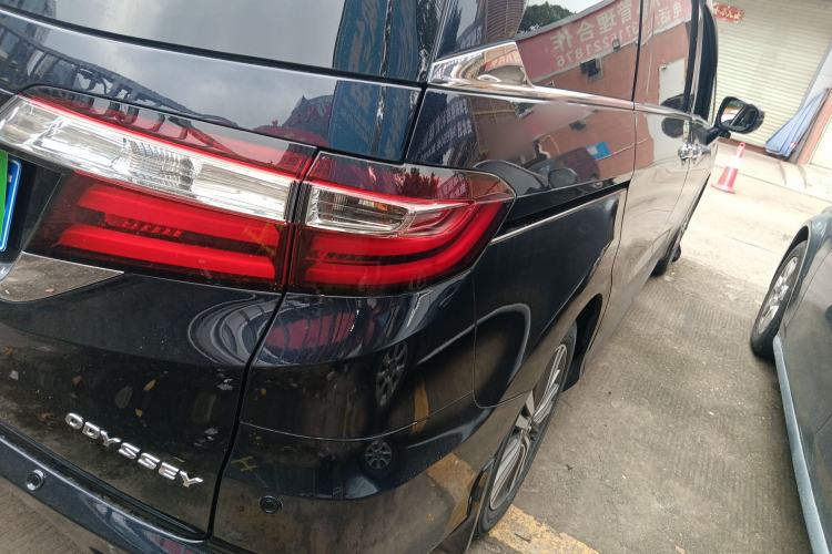 Used Honda Odyssey 2018 2.4L Smart Edition Right Rear Taillight