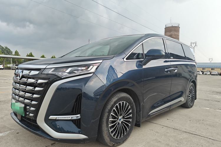Denza D9 2022 DM-i 1040 Prestige Model usado