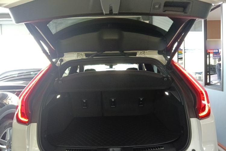 Used Cadillac XT4 2020 28T Two-Wheel-Drive Leading Version
