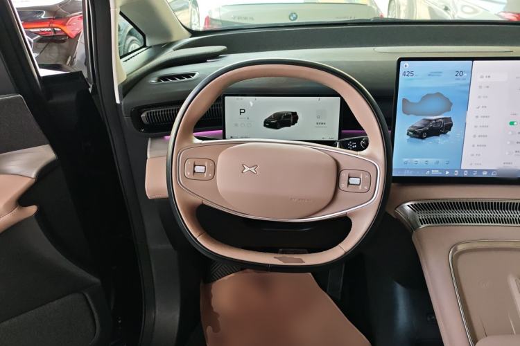 Used XPeng X9 2024 702 Ultra-Long Range Pro
