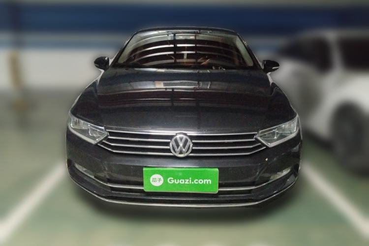 Used Volkswagen Magotan 2017 280TSI DSG Comfort Model Front