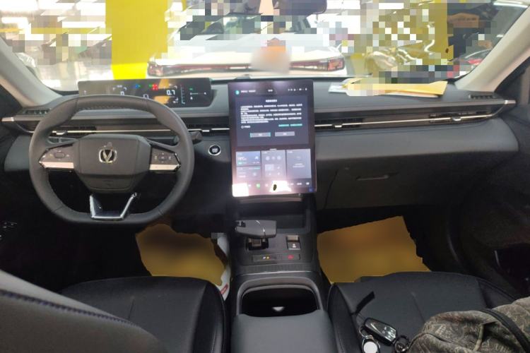 Used CHANGAN Eado 2025 Blue Whale 1.5T 500Bar Prestige Model Center Console