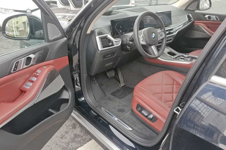 Used BMW X5 2023 xDrive 30Li Luxury M Sport Package Driver Seat