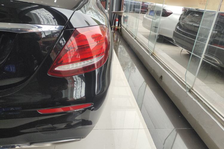 Used Mercedes-Benz E-Class 2019 E 300 L Sporty and Stylish Model
