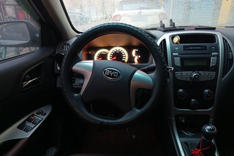 Used BYD F3 2015 Energy-Saving Edition 1.5L Manual Luxury Model
