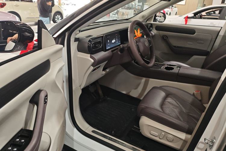 Used Leapmotor C11 2024 All-Electric 580 Luxury Edition Driver Seat