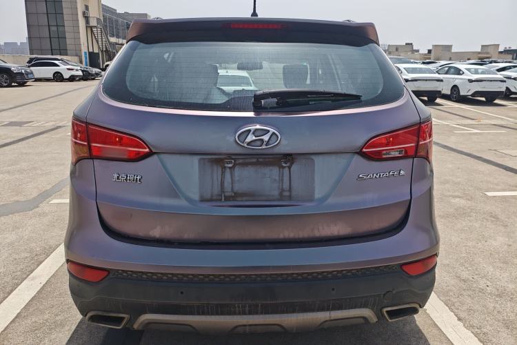 Used Hyundai Santa Fe 2013 2.4L Automatic Two-Wheel Drive Smart Version Rear