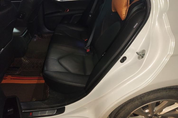 Used Toyota Camry 2021 2.0G Luxury Edition
