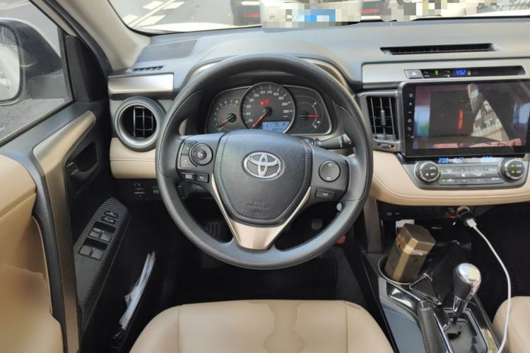 Used Toyota RAV4 2015 2.0L CVT Two-Wheel Drive Fashion Edition Steering Wheel