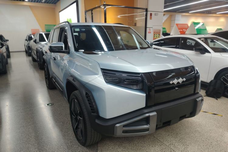 Used Formula Leopard Titanium 3 2025 501KM All-Wheel Drive Intelligent Driving Ultra Version Front Right 45 Deg