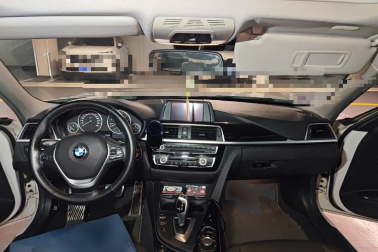 Used BMW 3 Series 2016 320Li Ambition Model Center Console