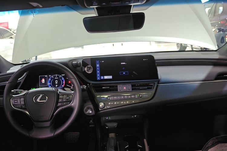 Used Lexus ES 2023 200 Excellence Edition
