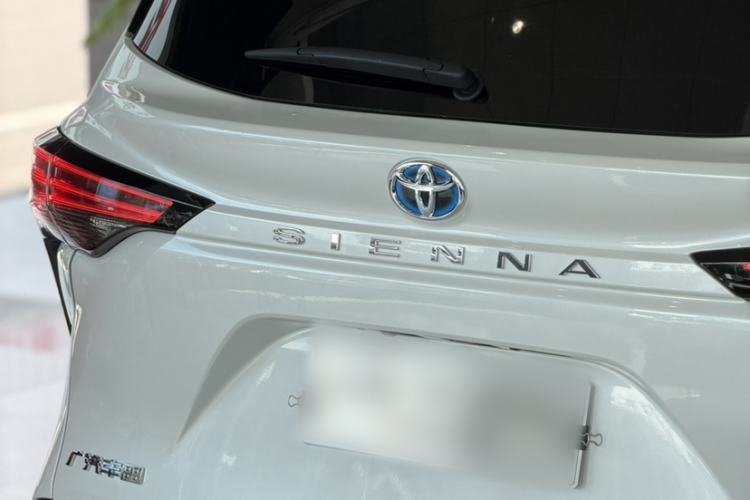 Used Toyota SIENNA 2021 2.5L Hybrid Premium Edition