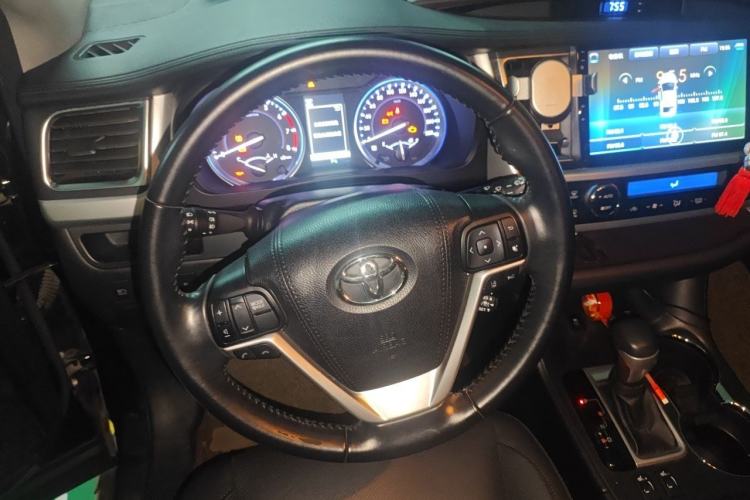 Used Toyota Highlander 2018 2.0T Four-Wheel Drive Luxury Edition 7 Seats China V Emission Standard
