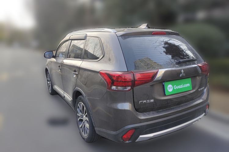 Used Mitsubishi Outlander 2017 2.0L Two-Wheel Drive Glory Edition 5 Seats